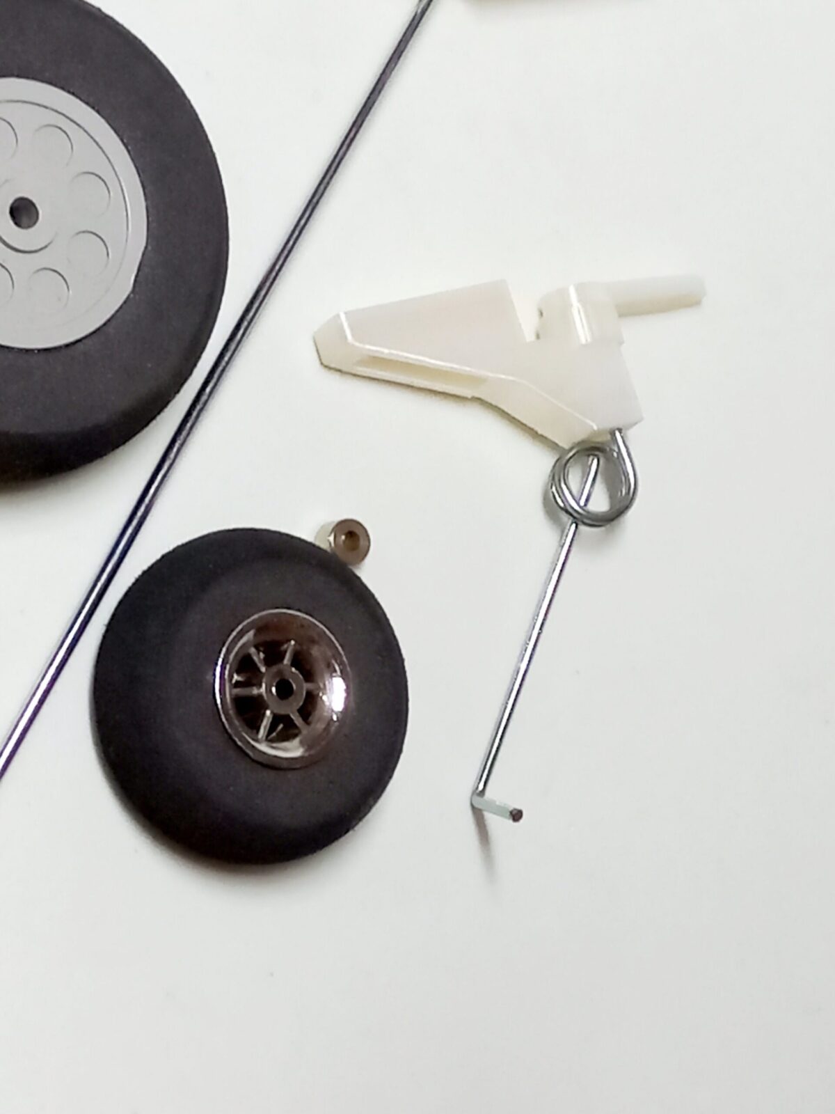 Tricycle Wire Landing Gear with Tail Wheel Made In India (2mm wire Thickness) - Image 3